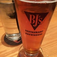 Photo taken at BJ&amp;#39;s Restaurant &amp;amp; Brewhouse by Minh on 1/5/2019