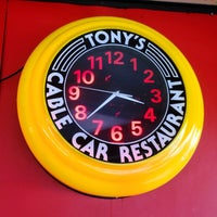 รูปภาพถ่ายที่ Tony&amp;#39;s Cable Car Restaurant โดย Ryno A. เมื่อ 4/20/2023