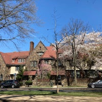 Photo taken at Flagpole Green - Forest Hills Gardens by Vincent N. on 4/8/2021