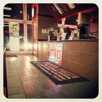 12/12/2012 tarihinde Desmond T.ziyaretçi tarafından Happy&amp;#39;s Pizza'de çekilen fotoğraf