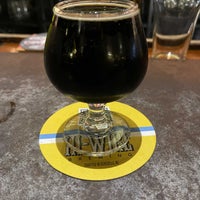 Photo taken at Flying Saucer Draught Emporium by Christopher S. on 12/17/2022
