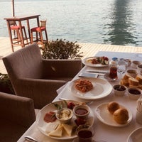 Foto tirada no(a) Lacivert Restaurant por Çağatay Y. em 10/18/2018