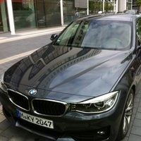 Das Foto wurde bei BMW Niederlassung Solln von Volodymyr I. am 9/11/2013 aufgenommen