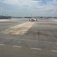 Photo taken at Terminal 1 Changi Airport Baggage Sorting Area (BSA) by L Prakash on 7/22/2023