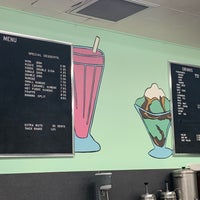 Photo taken at Vic&amp;#39;s Ice Cream by Laura H. on 8/29/2019