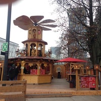 รูปภาพถ่ายที่ Weihnachtsmarkt im Volksgarten โดย Gib A. เมื่อ 11/29/2014