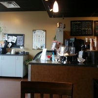 12/5/2012 tarihinde margie v.ziyaretçi tarafından Electric Beanz Coffee Bar'de çekilen fotoğraf