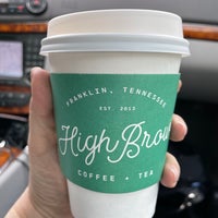 Foto tirada no(a) High Brow Coffee por hooeyspewer .. em 11/9/2021