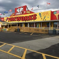Foto diambil di Sparky&amp;#39;s Fireworks / Sparky&amp;#39;s Pecan Outlet oleh Angie M. pada 4/13/2017