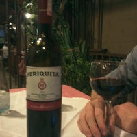 Снимок сделан в Obelisque Restaurante Bar пользователем Laura T. 9/22/2012
