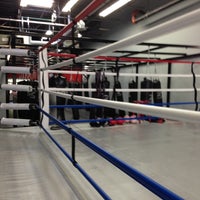 Foto diambil di No Limits Gym, Boxing, Kickboxing, Jiu-Jitsu, MMA oleh Christopher L. pada 11/28/2012