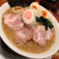 Photo taken at 心らぁめん 吉祥寺店 by izmix on 12/8/2012