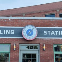 Foto tirada no(a) Filling Station Restaurant por Geo L. em 8/26/2021