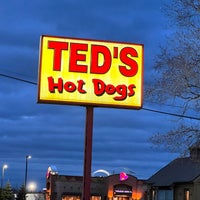 Photo taken at Ted&amp;#39;s Hot Dogs by Geo L. on 3/23/2022