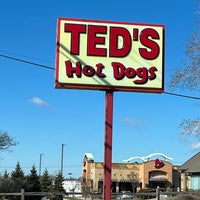 Photo taken at Ted&amp;#39;s Hot Dogs by Geo L. on 3/29/2022