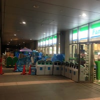 Photo taken at ファミリーマート B.Sイベントプラザ店 by そよかぜ チ. on 12/28/2012