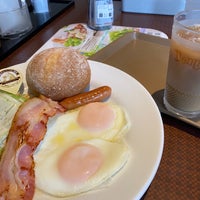 Photo taken at Denny&amp;#39;s by そよかぜ チ. on 9/25/2021