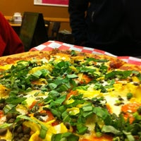 รูปภาพถ่ายที่ Z Pizza โดย Edwin G. เมื่อ 12/27/2011