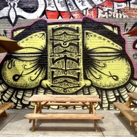 รูปภาพถ่ายที่ Oakland Art Murmur HQ โดย Matt H. เมื่อ 5/5/2012