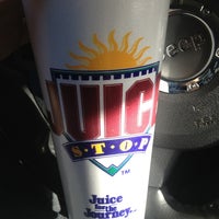 Photo taken at Juice Stop by Hugo on 1/12/2013