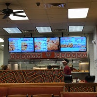 Photo taken at Popeyes Louisiana Kitchen by Jonathan R. on 4/17/2017