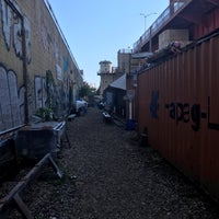 Foto tirada no(a) North Brooklyn Boat Club por Doug T. em 6/22/2017