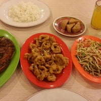 Photo taken at Taman Laut Jumbo Seafood Restaurant by ui s. on 2/21/2014