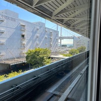 Photo taken at Shibaura-futō Station (U05) by たかし on 10/20/2022