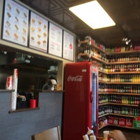 4/29/2015에 Derrick M.님이 The Hot Dog &amp;amp; Burger Co에서 찍은 사진