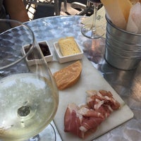 6/19/2016에 Chelsea F.님이 Pair Wine &amp;amp; Cheese에서 찍은 사진