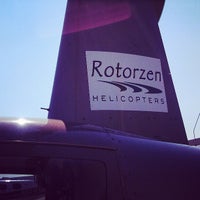 7/19/2013 tarihinde The Local Touristziyaretçi tarafından Rotorzen Helicopters at Odyssey Aviation'de çekilen fotoğraf