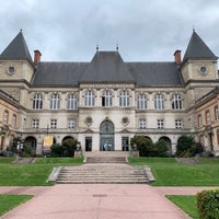 Photo taken at Cité Internationale Universitaire by Roman E. on 6/19/2020