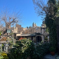 Foto diambil di Hacienda del Cardenal oleh Deniz Y. pada 3/12/2024