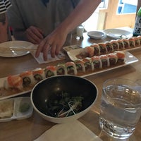 7/15/2018 tarihinde Leanne K.ziyaretçi tarafından Sushi Enya'de çekilen fotoğraf