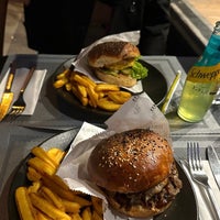 3/28/2024 tarihinde Mahla S.ziyaretçi tarafından Mengoli Burgers Steak Fries'de çekilen fotoğraf