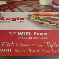 Photo prise au Login Cafe par Momen S. le5/1/2013