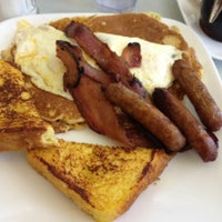 Photo taken at Kellogg&amp;#39;s Diner by Jackeline B. on 6/23/2013