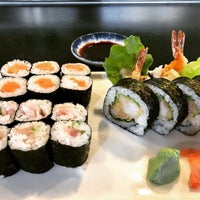Foto diambil di Sakura Restaurant &amp;amp; Sushi Bar oleh Dan H. pada 9/14/2018
