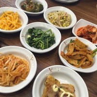 Photo taken at 아리랑 Shogun Korean / Japanese / Thai Restaurant by Lodwyk D. on 12/5/2015