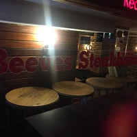 7/31/2018 tarihinde Othman A.ziyaretçi tarafından Beeves Burger&amp;amp;Steakhouse'de çekilen fotoğraf