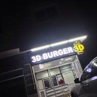 Photo taken at 3D burger by Firenze 🇮🇹 on 9/11/2014