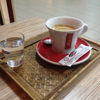 รูปภาพถ่ายที่ Caffe &amp;quot;Zavarka&amp;quot; / Кафе &amp;quot;Заварка&amp;quot; โดย Інна П. เมื่อ 5/14/2013