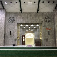 Photo taken at Masjid Ukhuwah Islamiyah (Mesjid UI) by Harris ه. on 7/29/2017