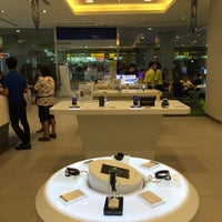 Photo taken at Samsung Shop by Tommy A. on 8/1/2016