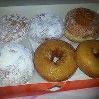 Foto tomada en Dunkin&#39; Donuts  por D D. el 4/1/2013