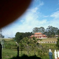 Photo taken at Templo Quan-Inn by Alessandra M. on 9/30/2012
