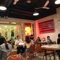 Photo taken at Wuu&amp;#39;s Hong Kong Cuisine by 劉 特佐 on 10/3/2020