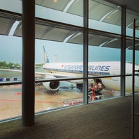 Photo taken at Gate A21 by 劉 特佐 on 5/8/2019