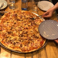 Foto tomada en Pizzacuellos  por Lopez 🛫🛫 Q. el 5/9/2019