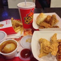 Photo taken at Texas Chicken by Mrs 💋JuWieZy™ V. on 8/6/2015